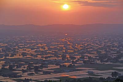 郷愁を感じる散居村の風景